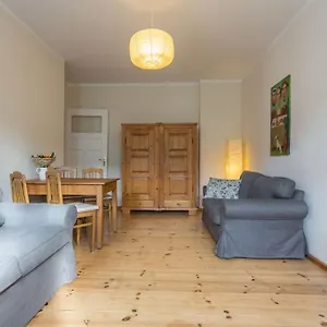  Apartment Zentrale Altbauwohnung Im Helmholtzkiez